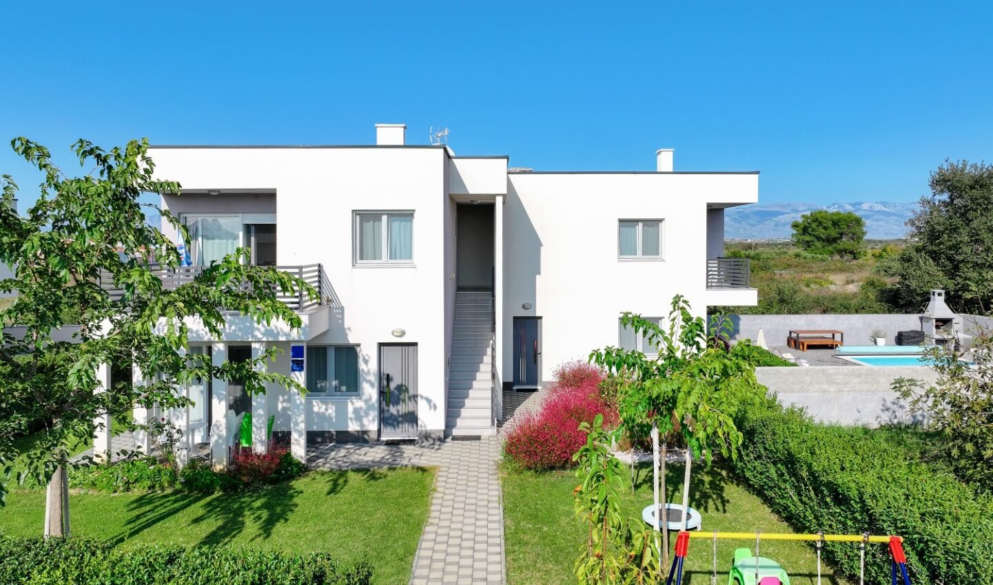 Haus H239 – Nin, Zaton