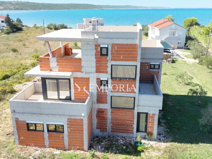 Haus H628 – Ražanac, Ljubač