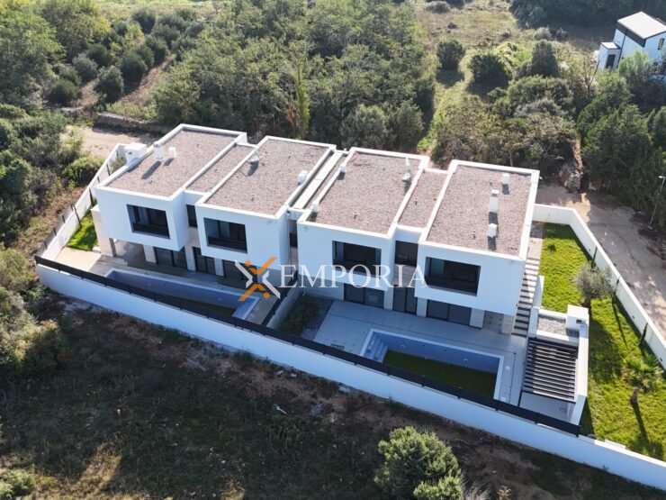 Haus H661 – Nin, Zaton