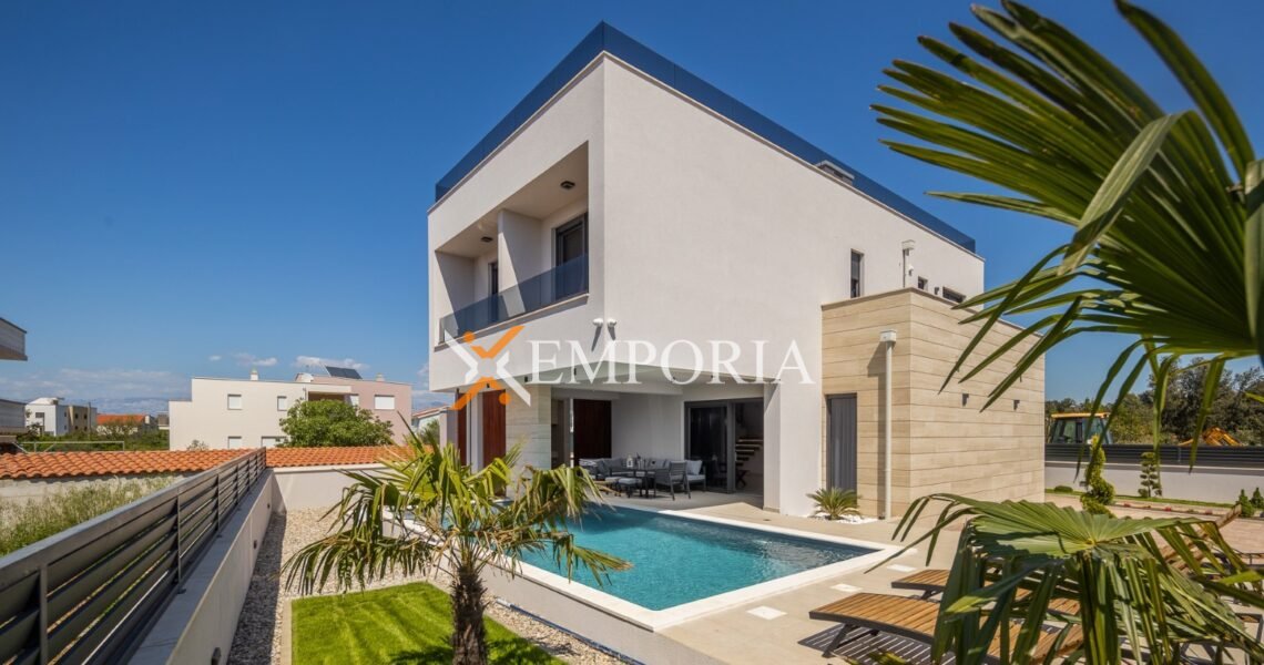 Haus H525 – Nin, Zaton