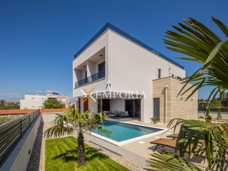 Haus H525 – Nin, Zaton