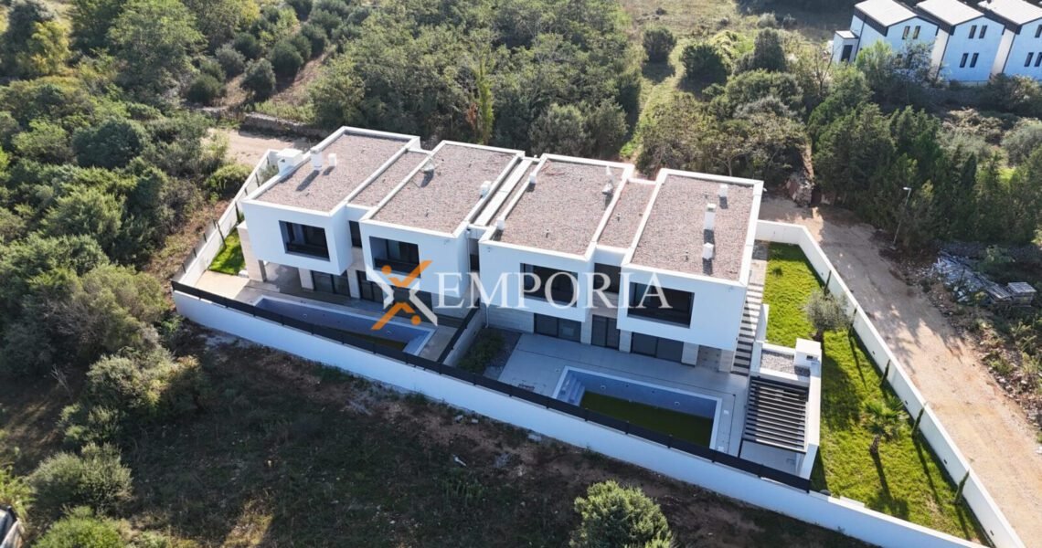 Haus H662 – Nin, Zaton