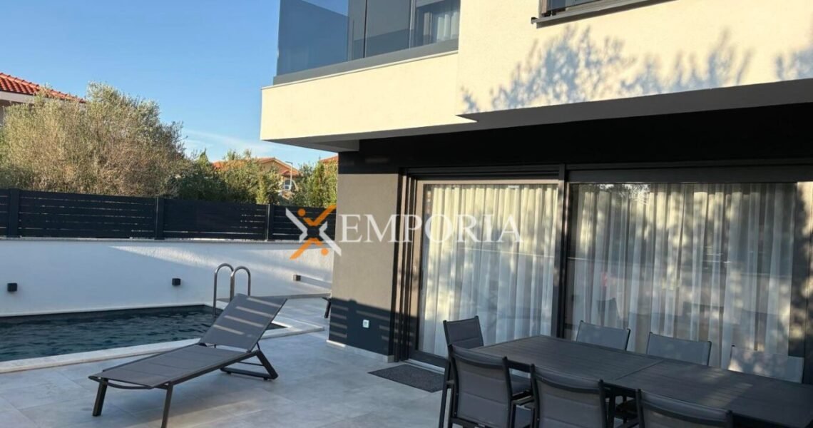 Haus H724 – Nin, Zaton