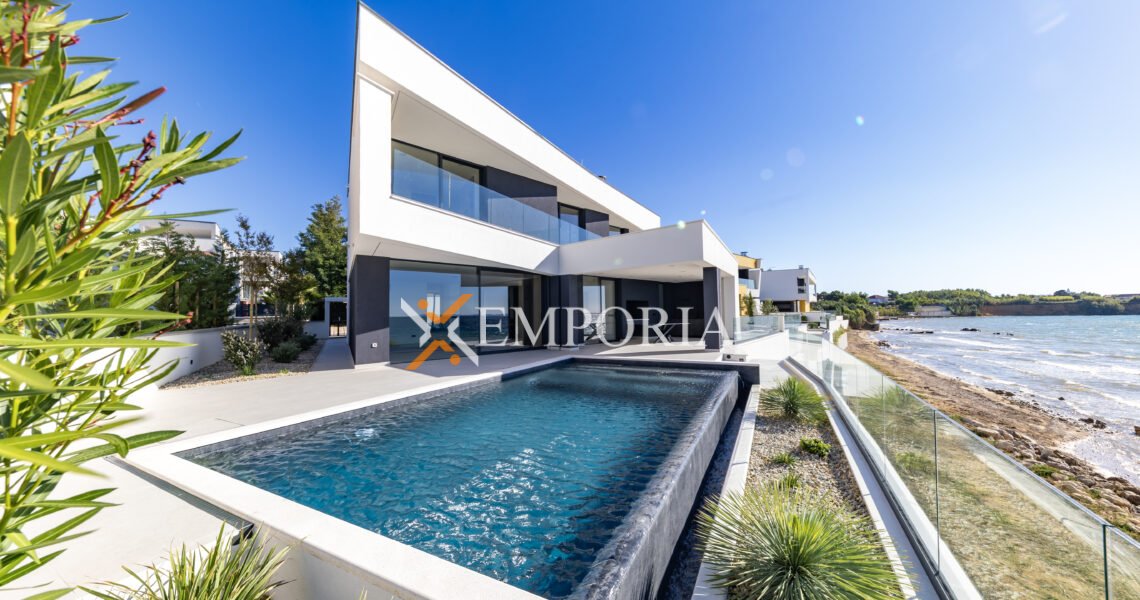 Villa Brisone – Luxuriöse Villa direkt am Meer in Privlaka