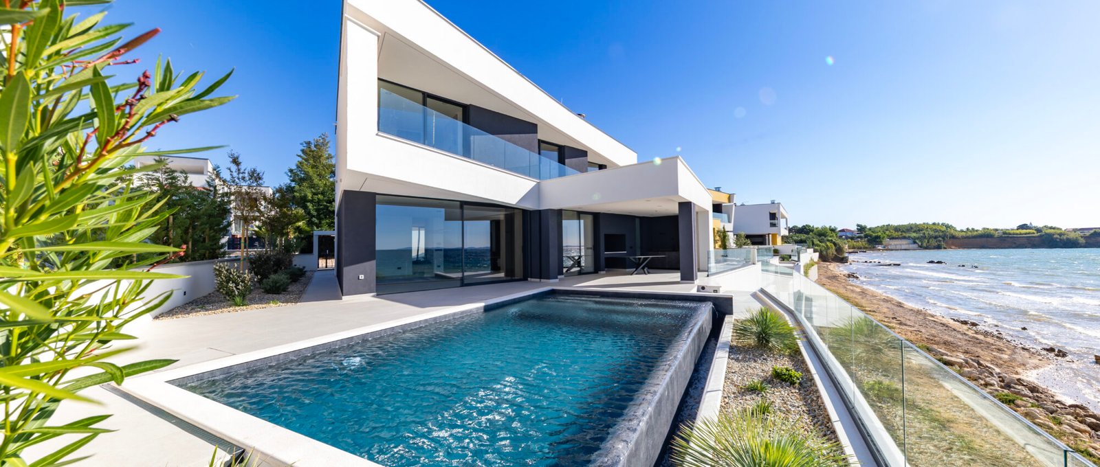 Villa Brisone – Luxuriöse Villa direkt am Meer in Privlaka Villa Brisone – Luxuriöse Villa direkt am Meer in Privlaka