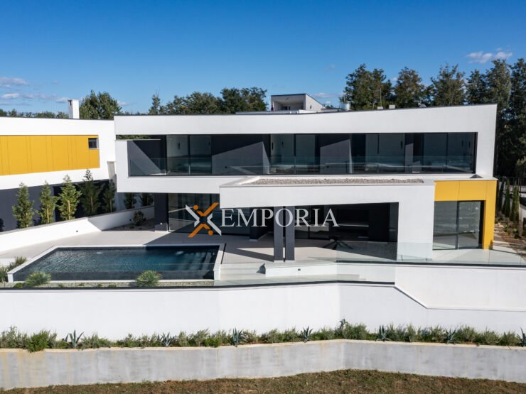 Villa Brisone – Luxuriöse Villa direkt am Meer in Privlaka
