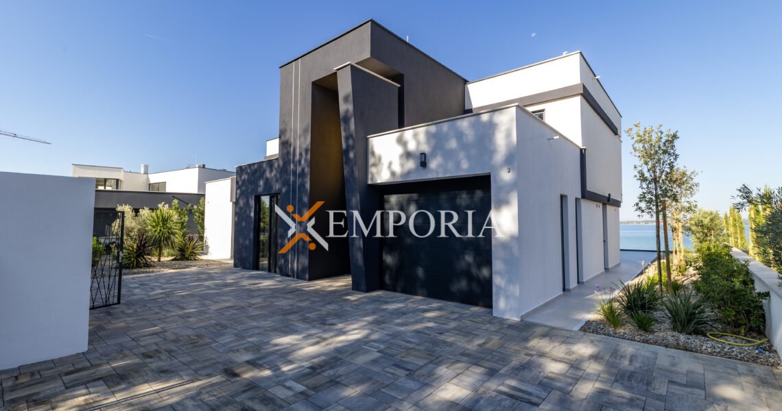Villa Cadenza – Luxuriöse Villa direkt am Meer in Privlaka