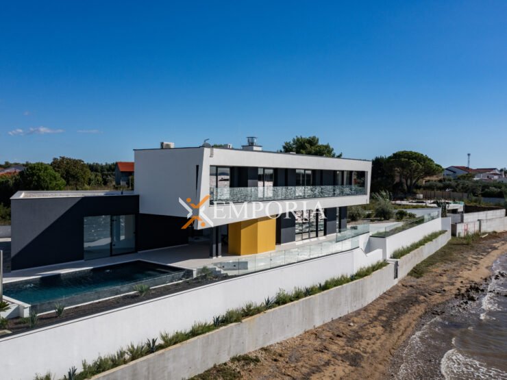 Villa Dalmara – Luxuriöse Villa direkt am Meer in Privlaka