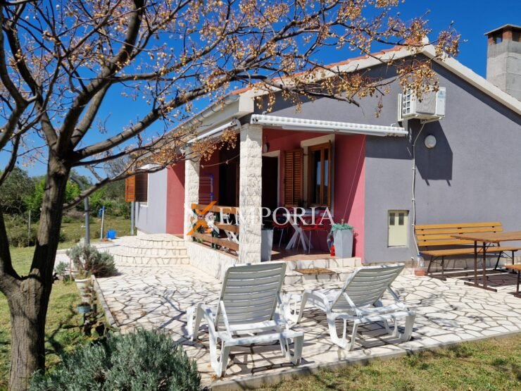 Haus H760 – Sveti Filip i Jakov, Gornje Raštane